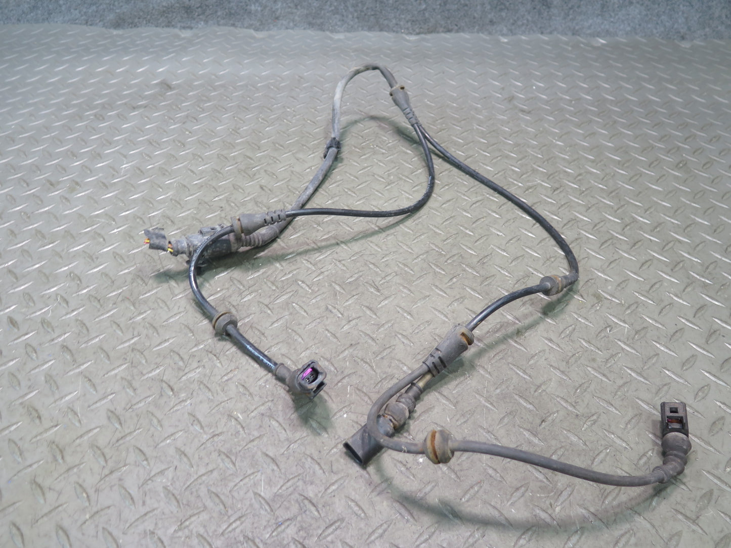 2008-2010 Porsche Cayenne 957 Front Left or Right Wheel ABS Sensor