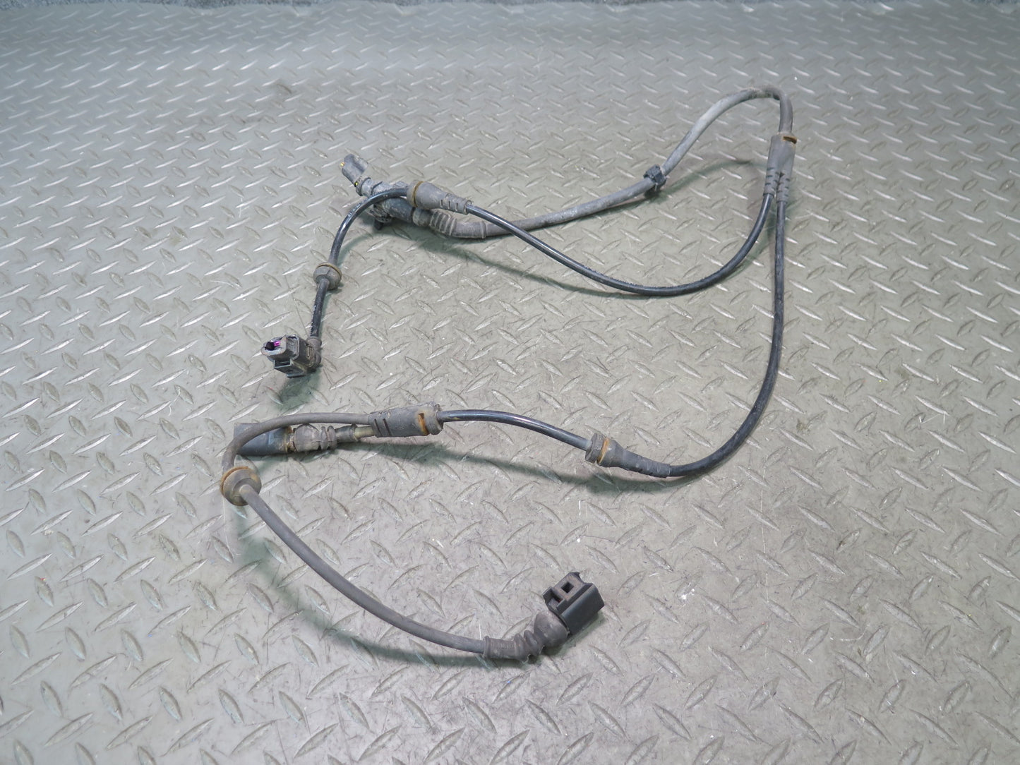 2008-2010 Porsche Cayenne 957 Front Left or Right Wheel ABS Sensor