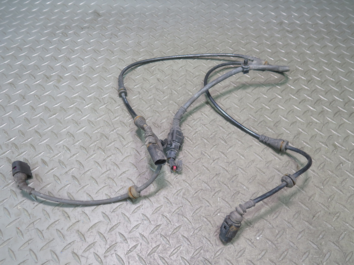 2008-2010 Porsche Cayenne 957 Front Left or Right Wheel ABS Sensor