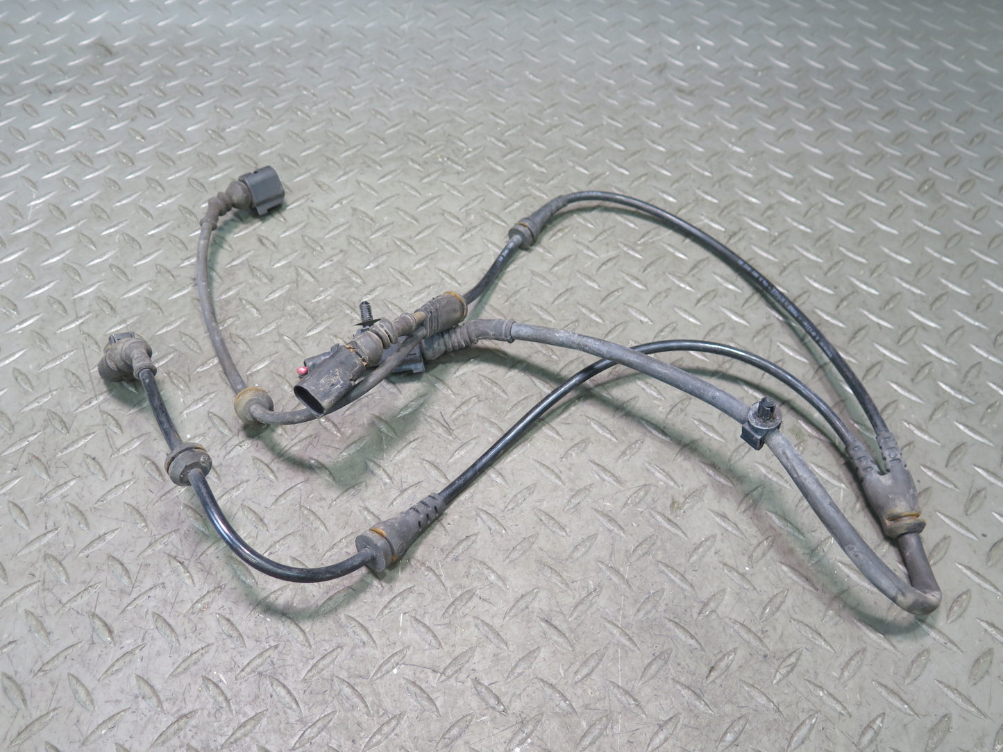 2008-2010 Porsche Cayenne 957 Front Left or Right Wheel ABS Sensor