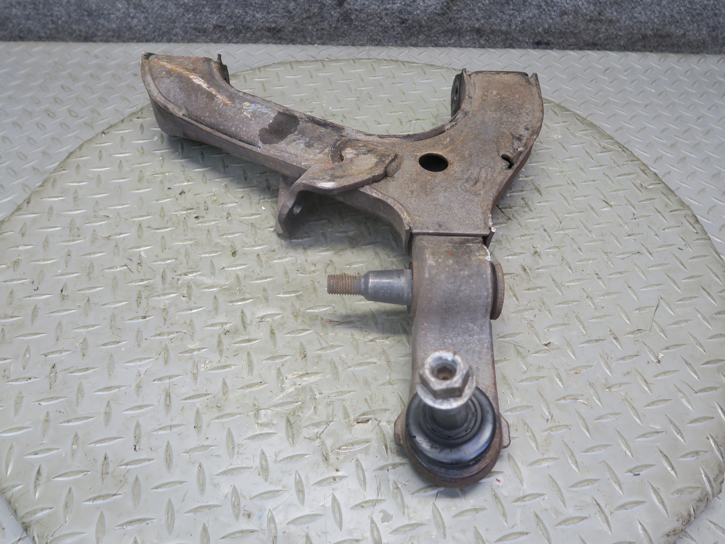 03-06 Chevrolet SSR Set of 2 Front Right Upper & Lower Control Arm OEM