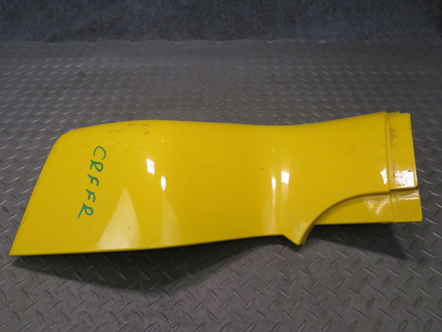 03-06 Chevrolet SSR Front Right Fender Rocker Molding Slingshot Yellow OEM