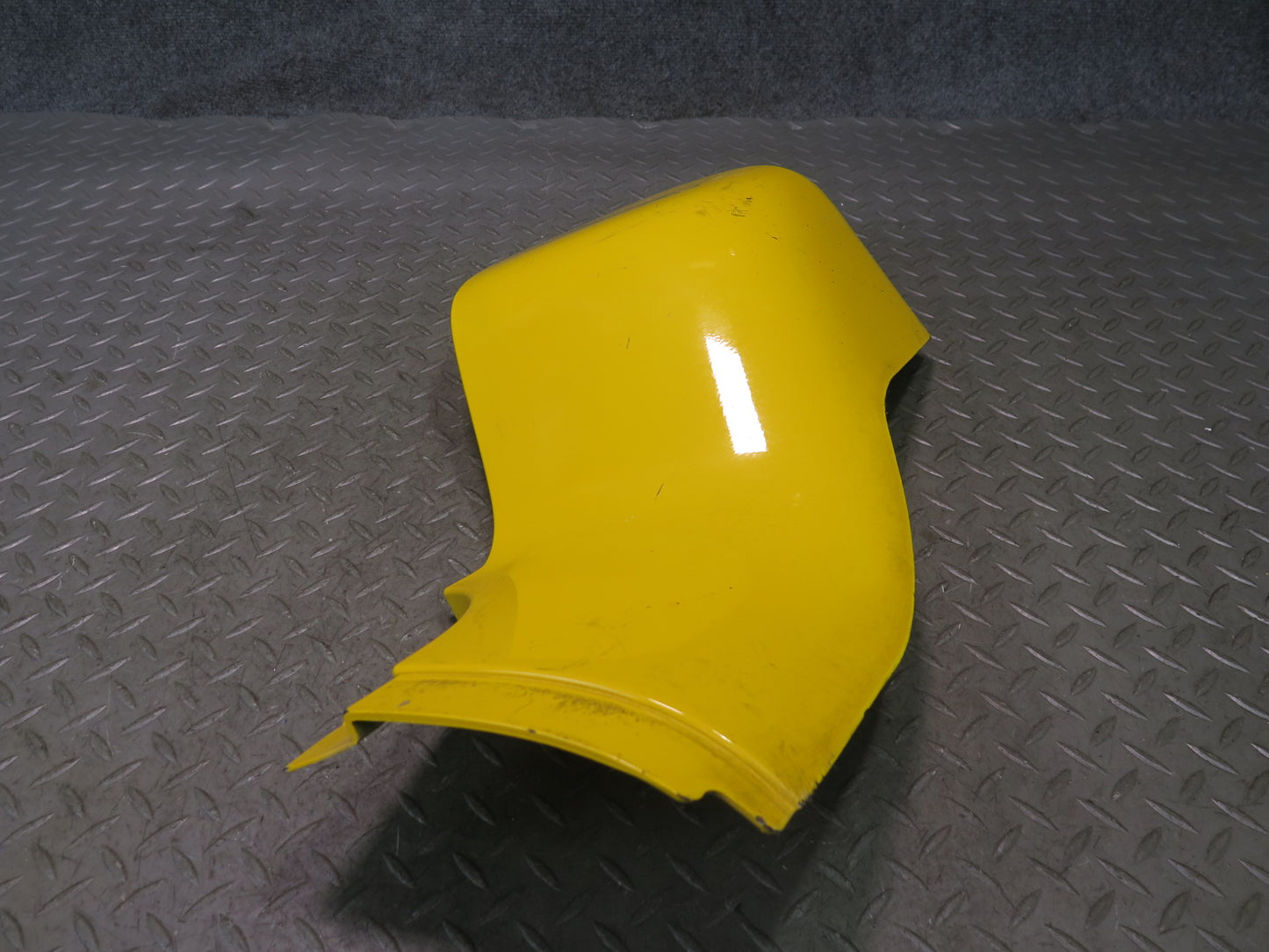 03-06 Chevrolet SSR Front Right Fender Rocker Molding Slingshot Yellow OEM