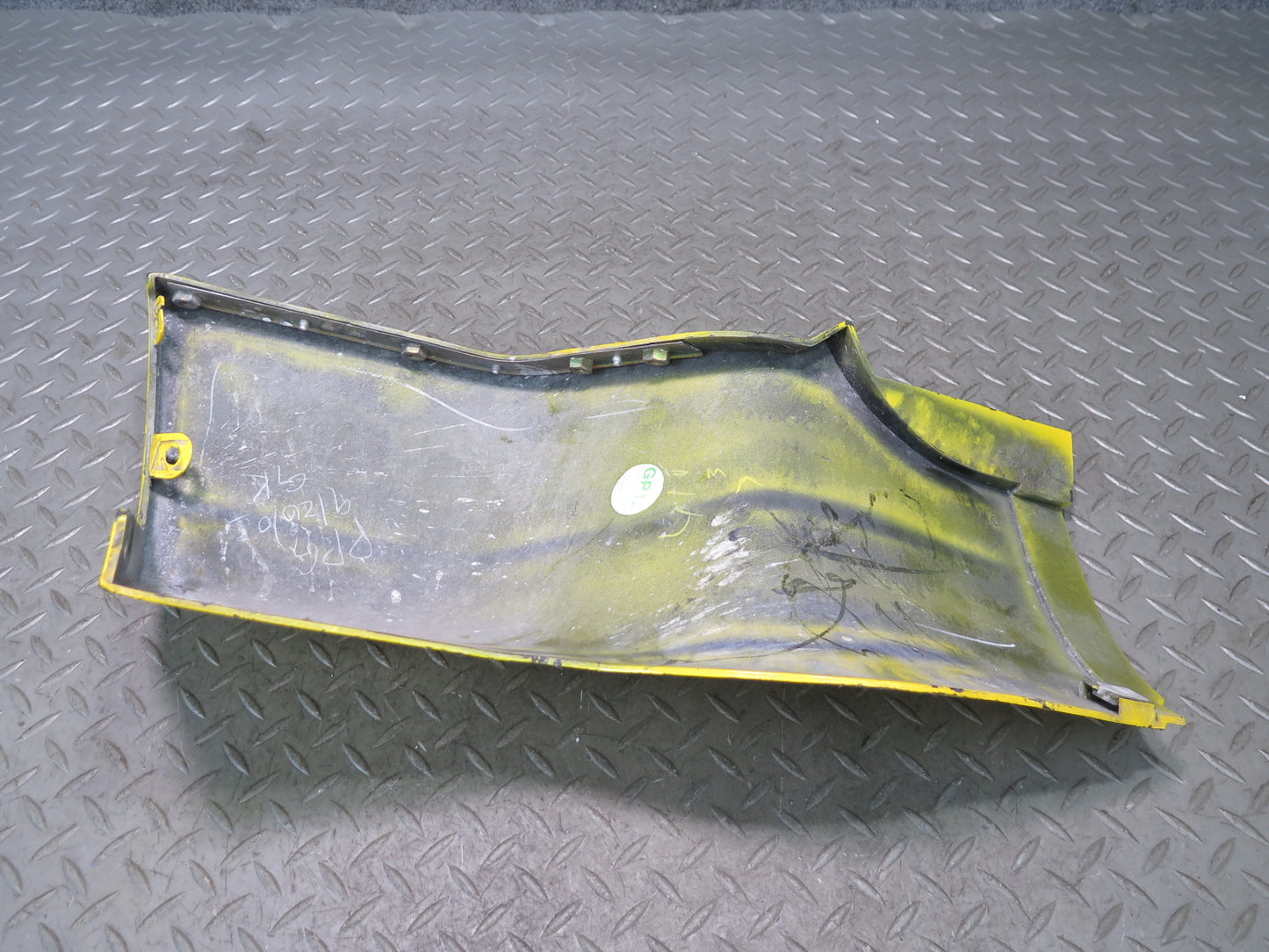 03-06 Chevrolet SSR Front Right Fender Rocker Molding Slingshot Yellow OEM