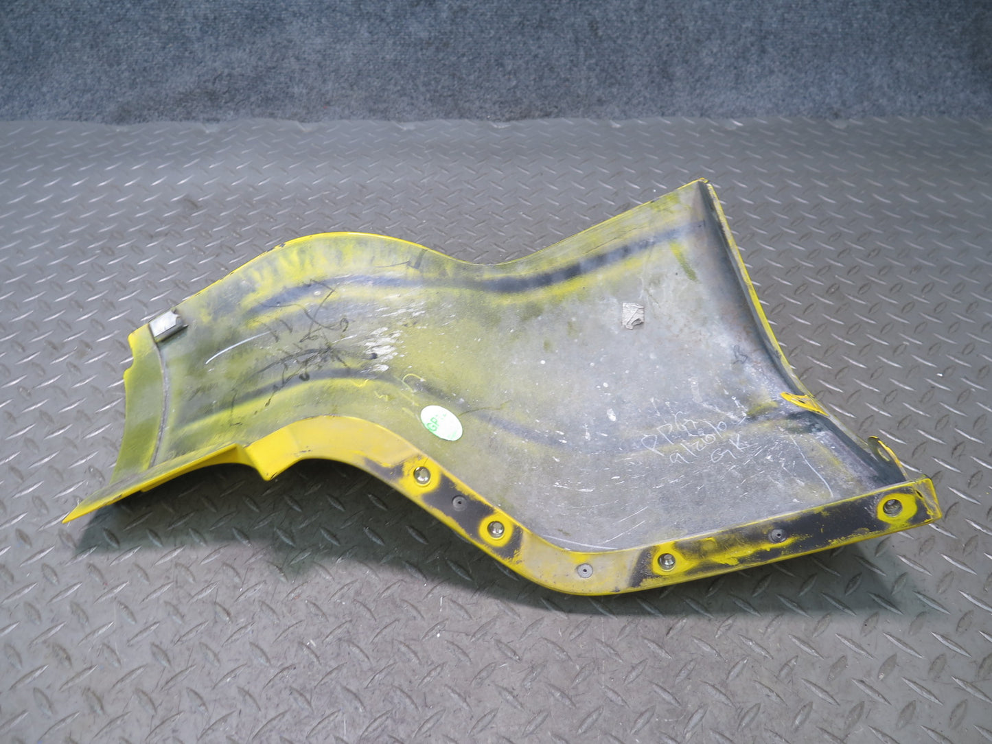 03-06 Chevrolet SSR Front Right Fender Rocker Molding Slingshot Yellow OEM