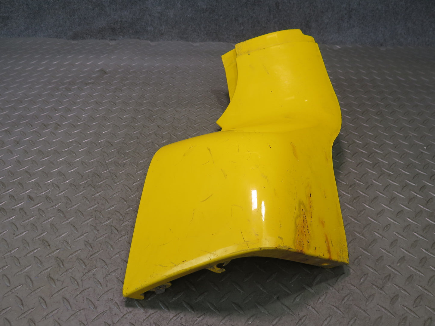 03-06 Chevrolet SSR Front Left Fender Rocker Molding Slingshot Yellow OEM