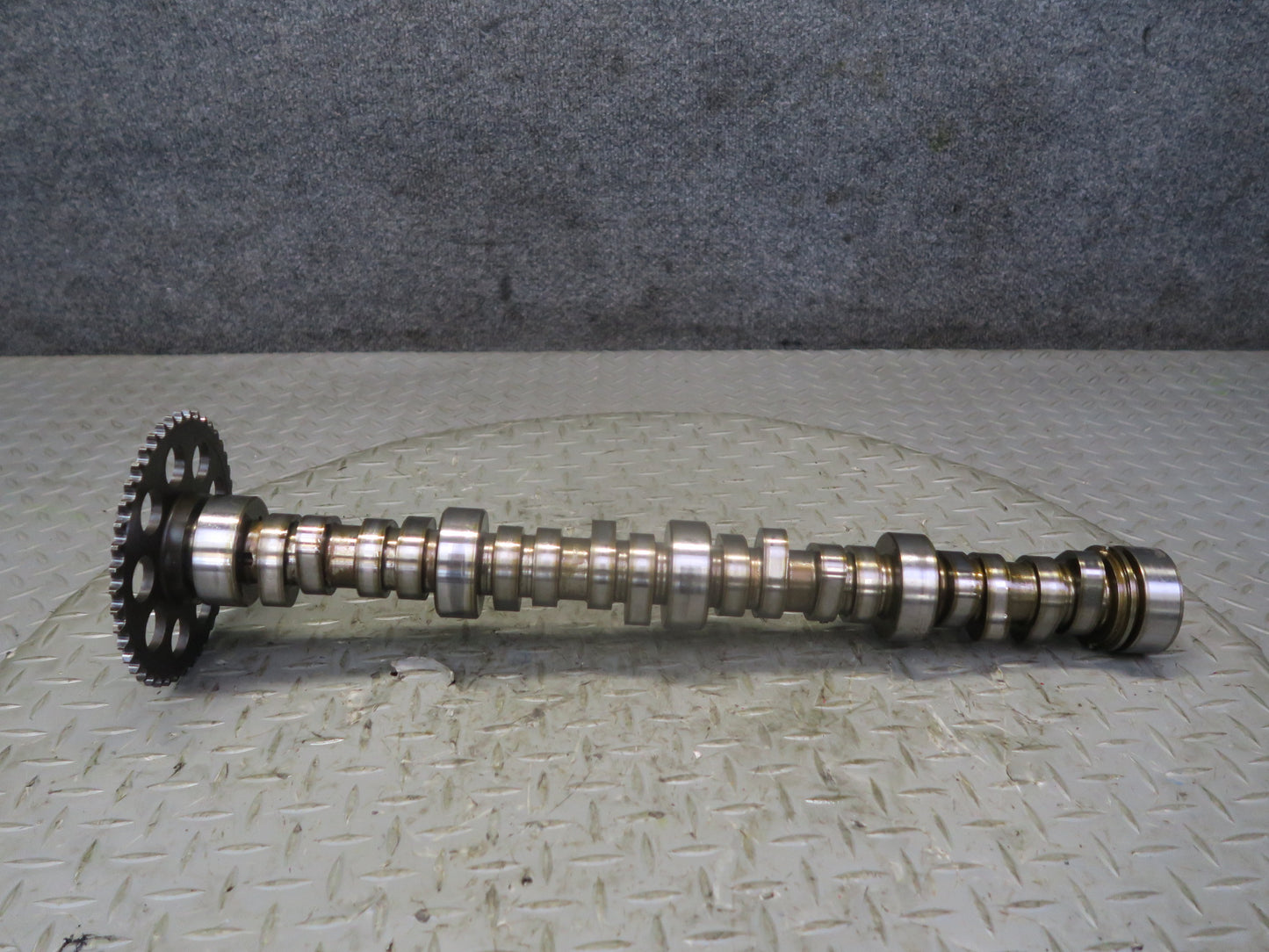 03-04 Chevrolet SSR V8 5.3L LM4 Engine Motor Camshaft 49K Miles OEM