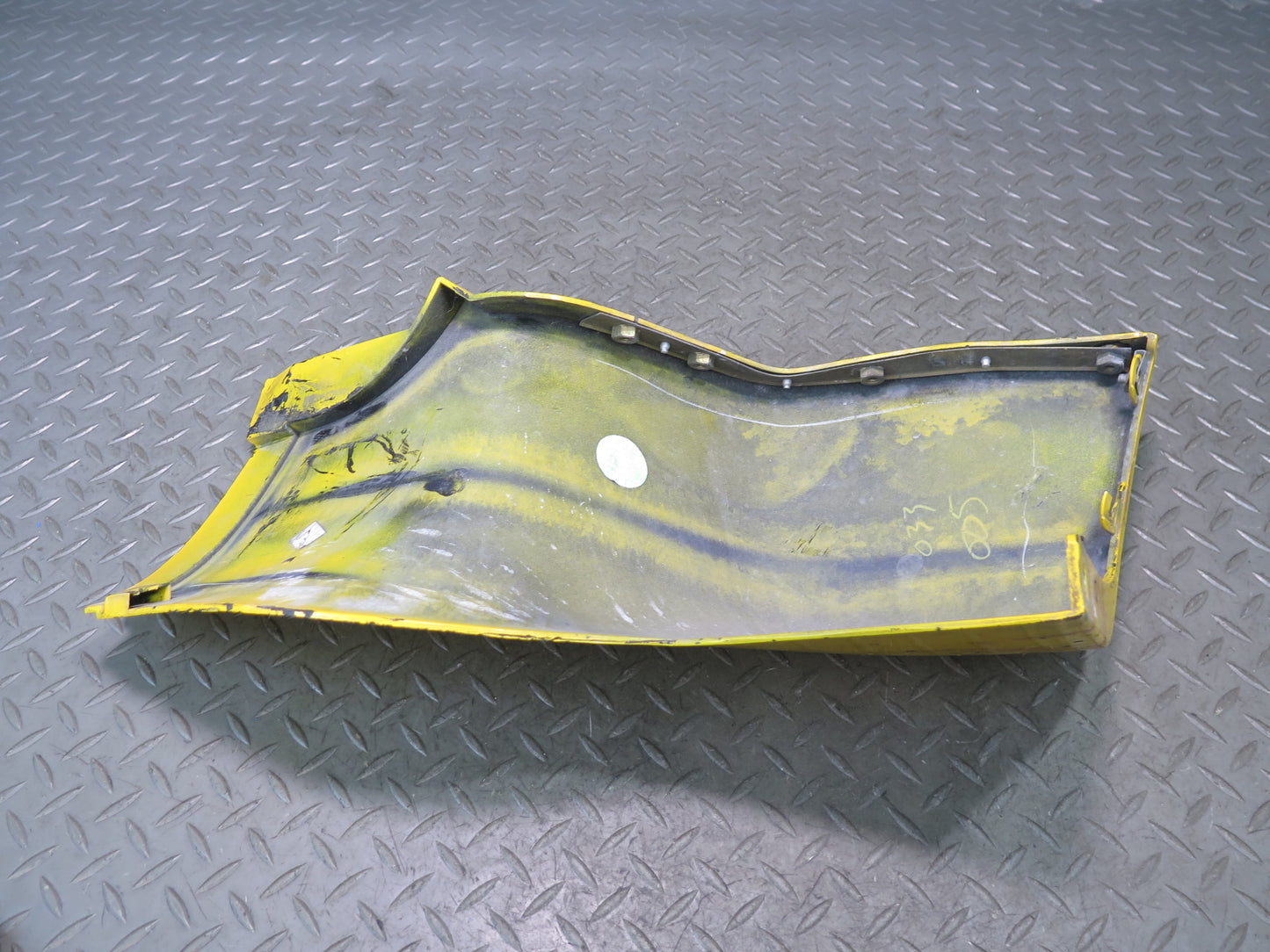 03-06 Chevrolet SSR Front Left Fender Rocker Molding Slingshot Yellow OEM