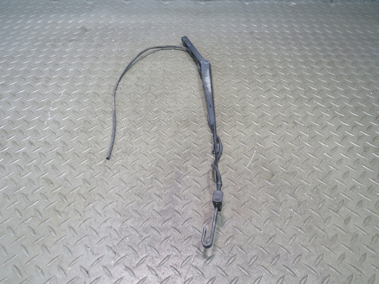 03-06 Chevrolet SSR Set of 2 Front Left & Right Windshield Wiper Arm OEM