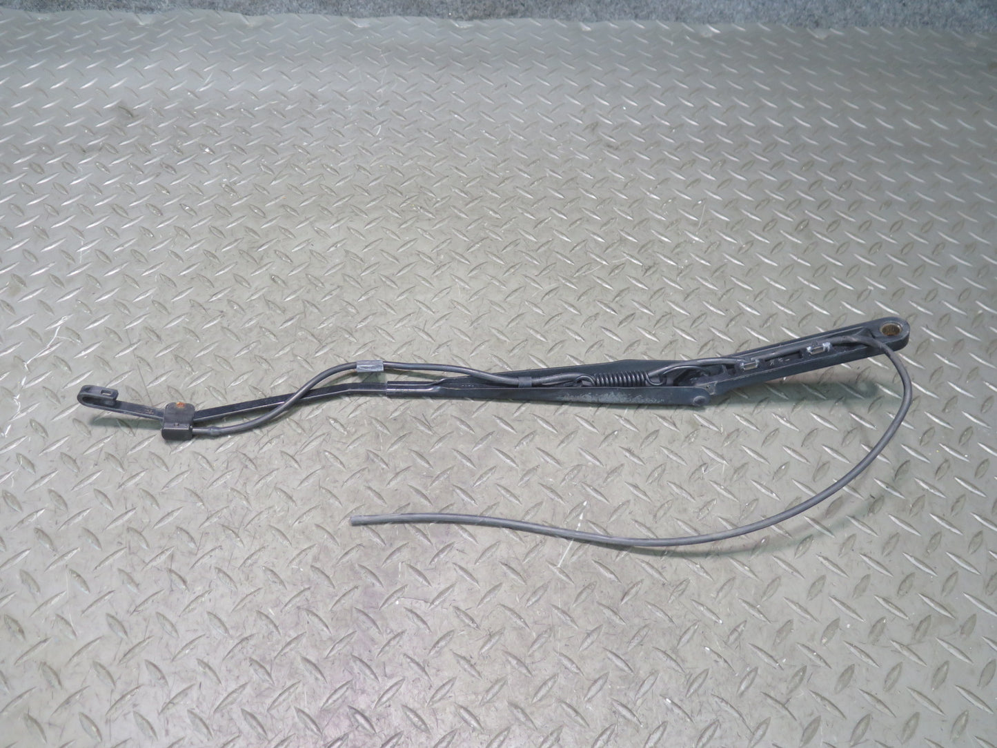 03-06 Chevrolet SSR Set of 2 Front Left & Right Windshield Wiper Arm OEM