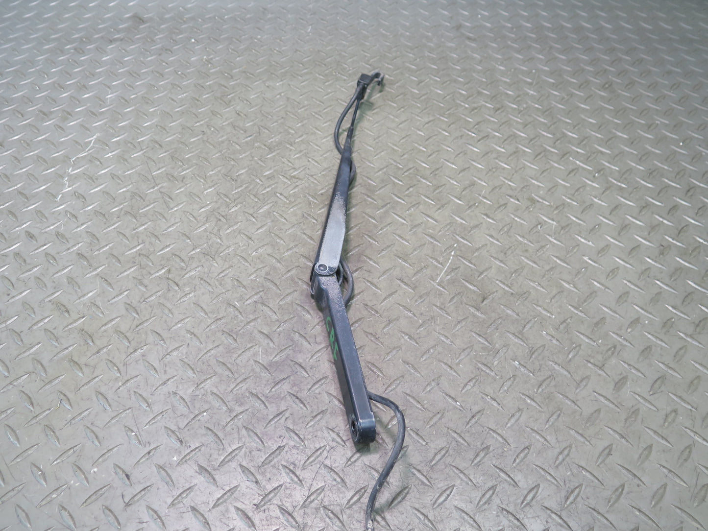 03-06 Chevrolet SSR Set of 2 Front Left & Right Windshield Wiper Arm OEM