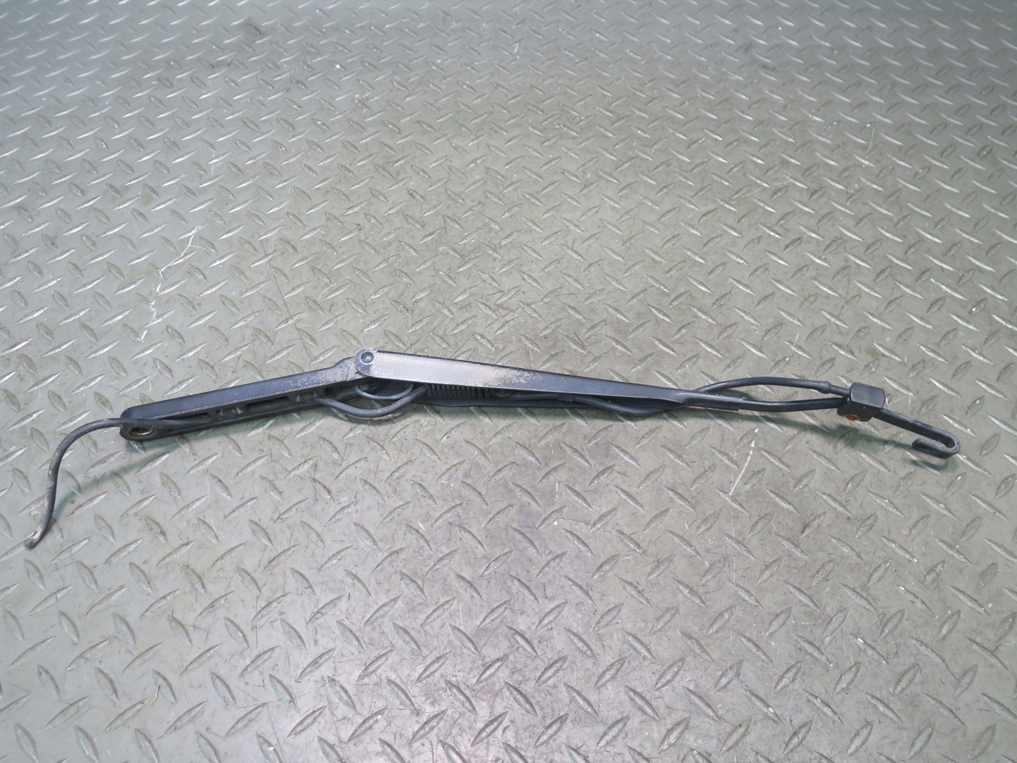 03-06 Chevrolet SSR Set of 2 Front Left & Right Windshield Wiper Arm OEM