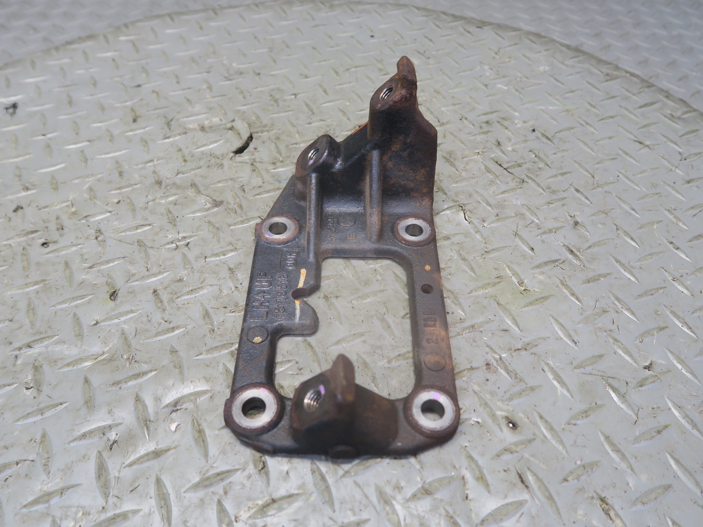 03-04 Chevrolet SSR 5.3L Set of 6 Right & Left Engine Motor Mount Bracket OEM