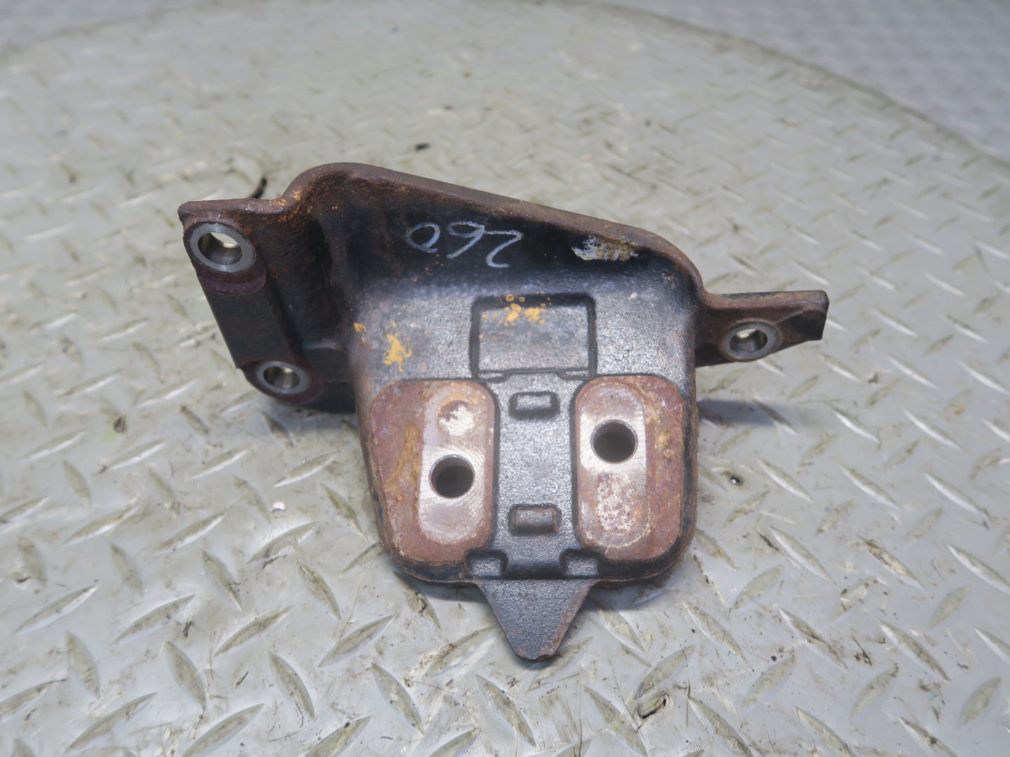 03-04 Chevrolet SSR 5.3L Set of 6 Right & Left Engine Motor Mount Bracket OEM