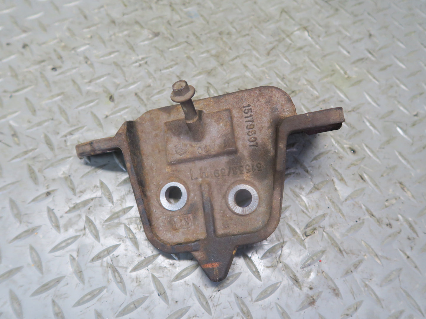 03-04 Chevrolet SSR 5.3L Set of 6 Right & Left Engine Motor Mount Bracket OEM
