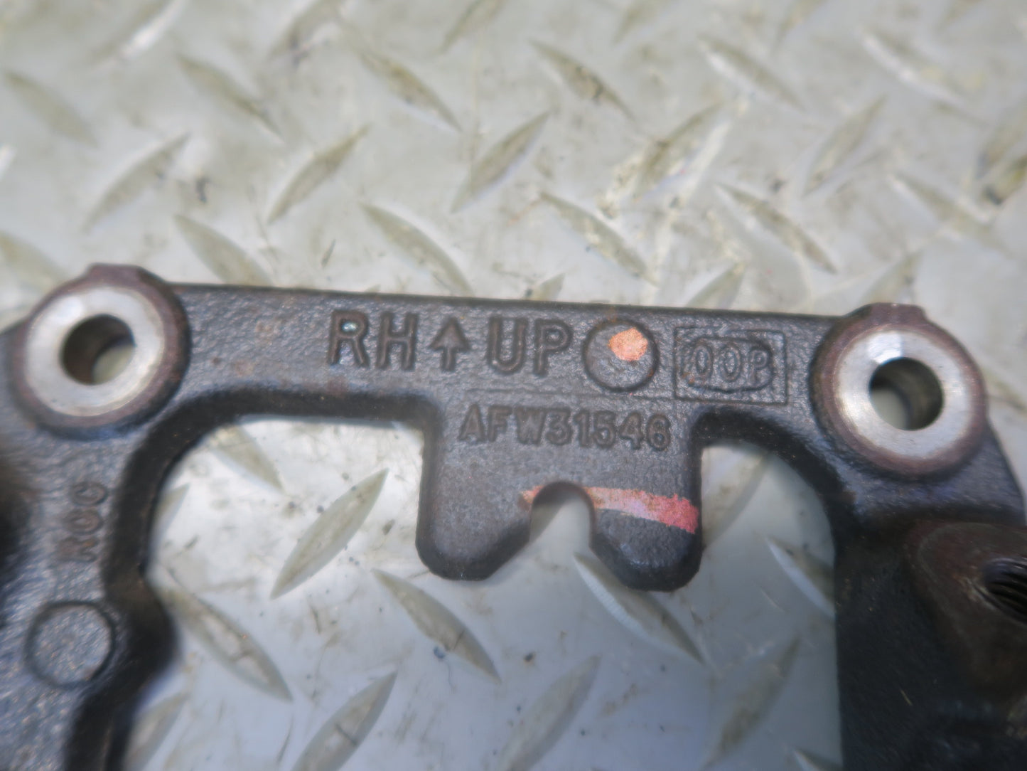 03-04 Chevrolet SSR 5.3L Set of 6 Right & Left Engine Motor Mount Bracket OEM