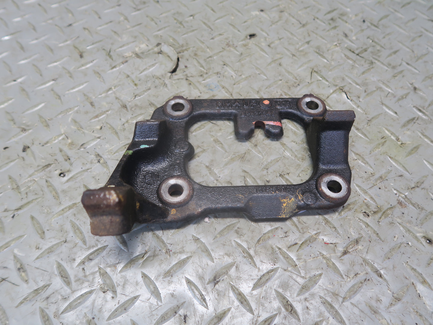 03-04 Chevrolet SSR 5.3L Set of 6 Right & Left Engine Motor Mount Bracket OEM