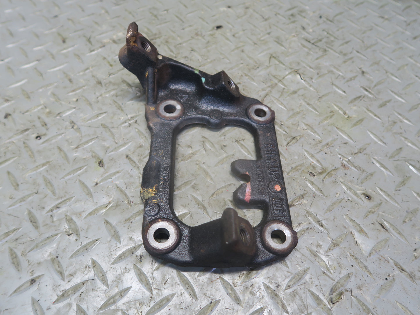 03-04 Chevrolet SSR 5.3L Set of 6 Right & Left Engine Motor Mount Bracket OEM