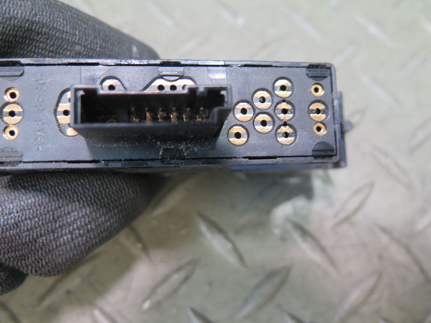 2001-2006 BMW E46 M3 3-SERIES Coupe Right Power Window Switch 6902178
