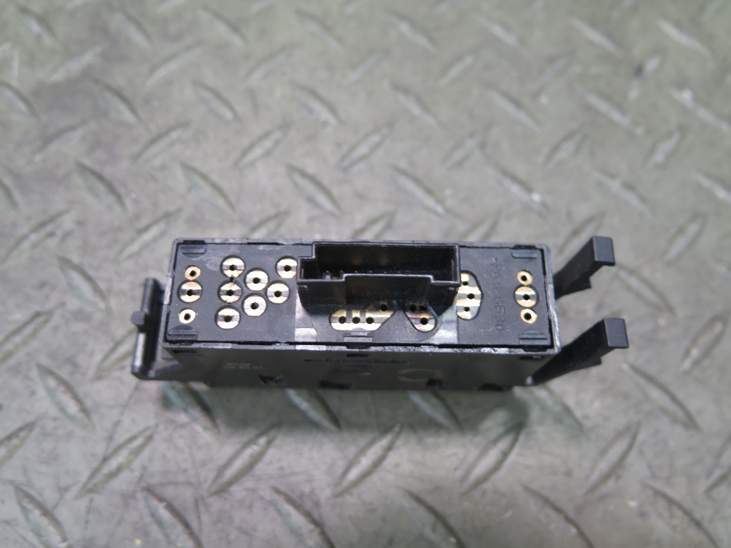 2001-2006 BMW E46 M3 3-SERIES Coupe Right Power Window Switch 6902178