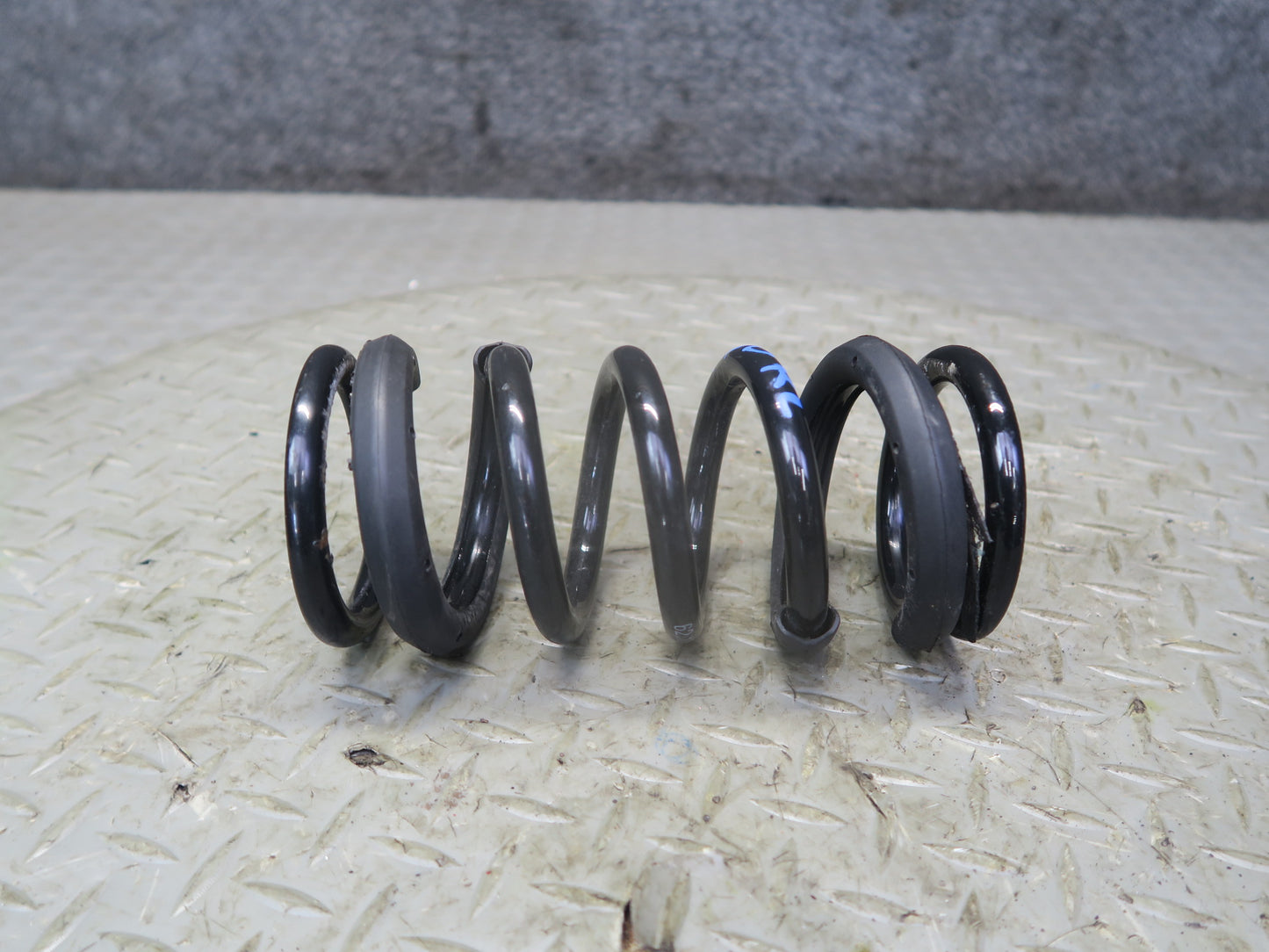 2001-2006 BMW E46 M3 Coupe Rear Left & Right Coil Spring Set of 2