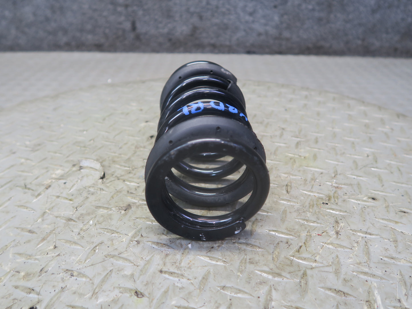 2001-2006 BMW E46 M3 Coupe Rear Left & Right Coil Spring Set of 2