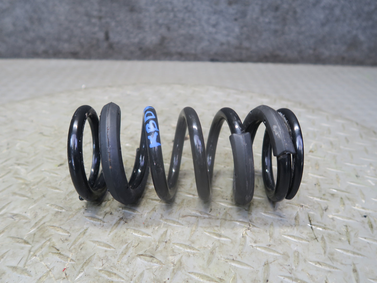 2001-2006 BMW E46 M3 Coupe Rear Left & Right Coil Spring Set of 2