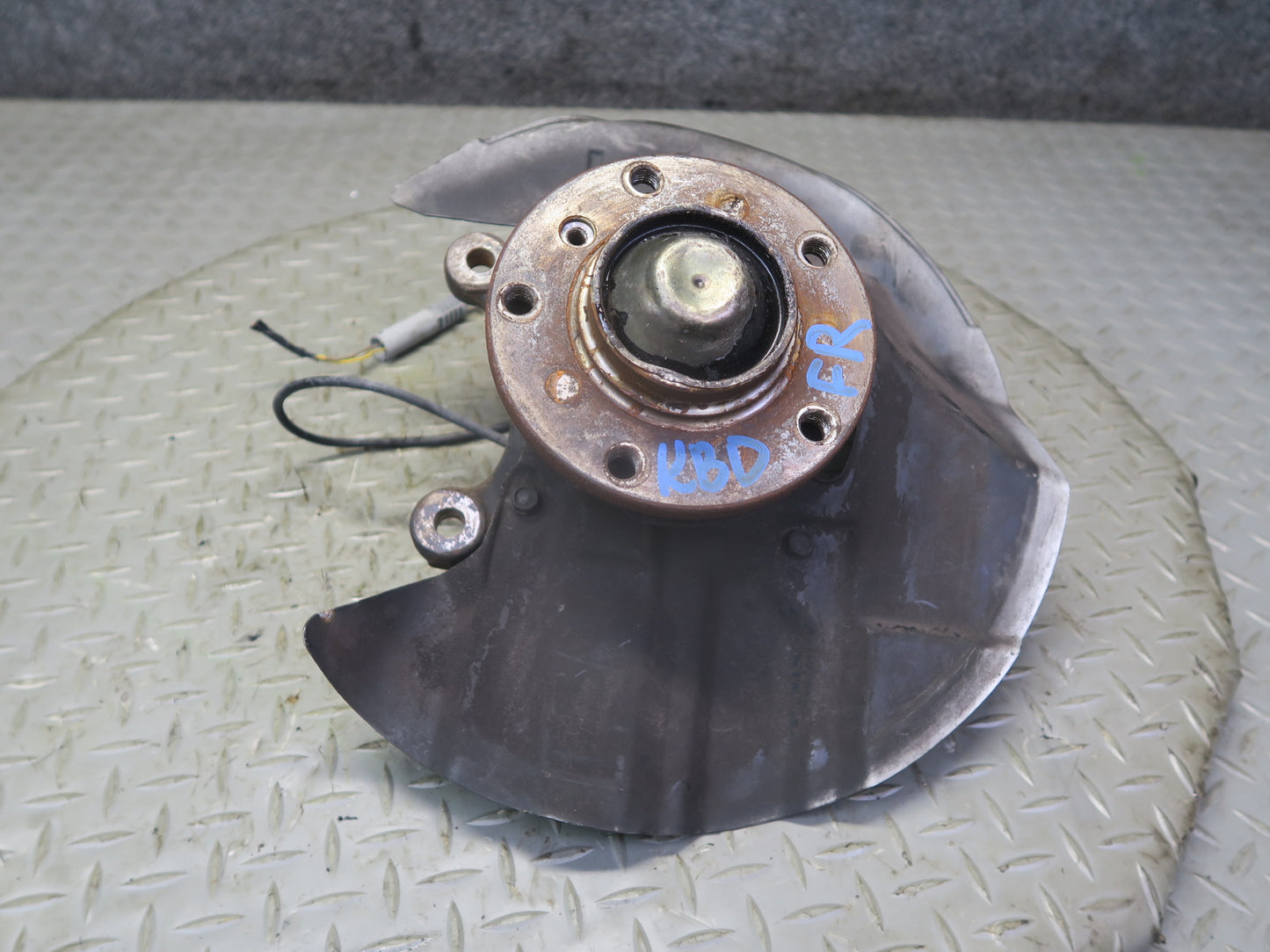 2001-2006 BMW E46 M3 Front Right Spindle Knuckle Wheel Hub Bearing