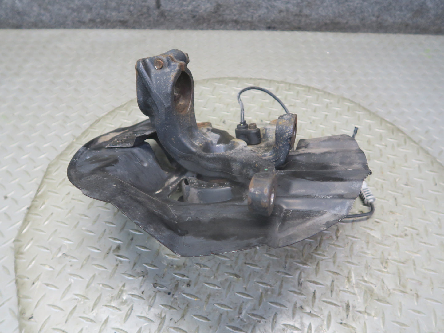 2001-2006 BMW E46 M3 Front Right Spindle Knuckle Wheel Hub Bearing