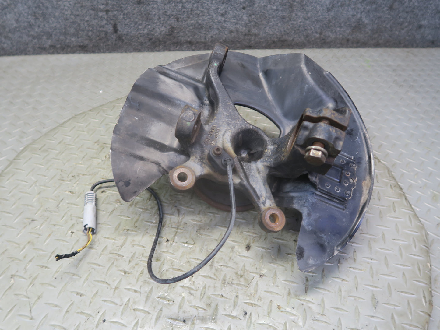 2001-2006 BMW E46 M3 Front Right Spindle Knuckle Wheel Hub Bearing