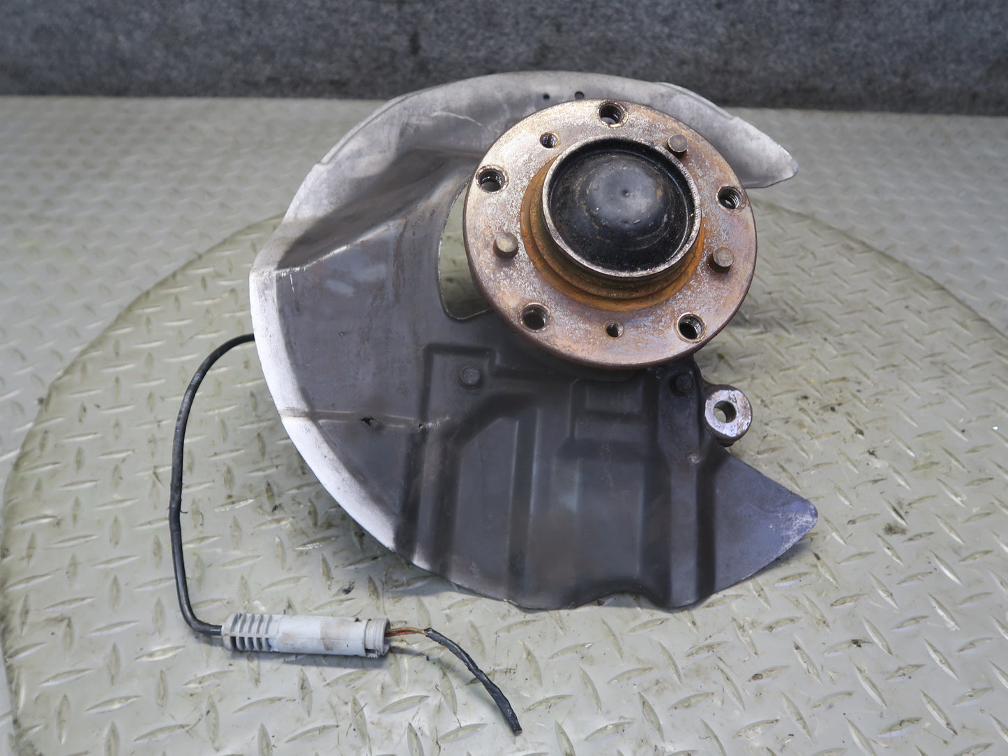 2001-2006 BMW E46 M3 Front Left Spindle Knuckle Wheel Hub Bearing