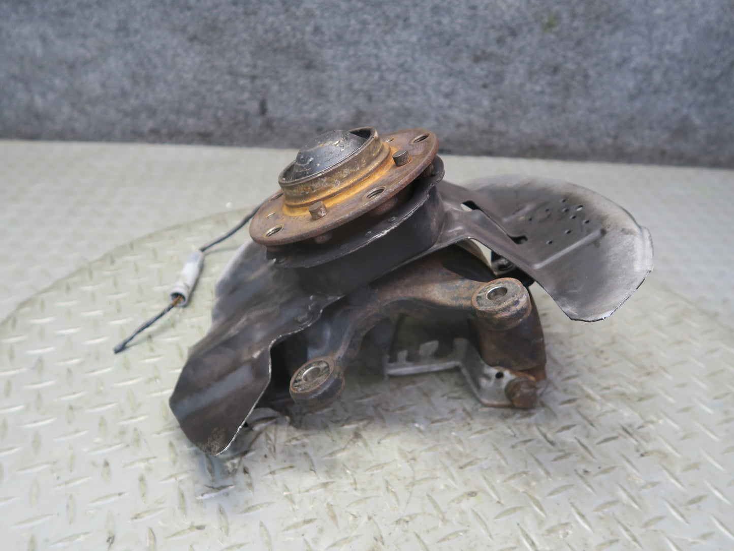 2001-2006 BMW E46 M3 Front Left Spindle Knuckle Wheel Hub Bearing