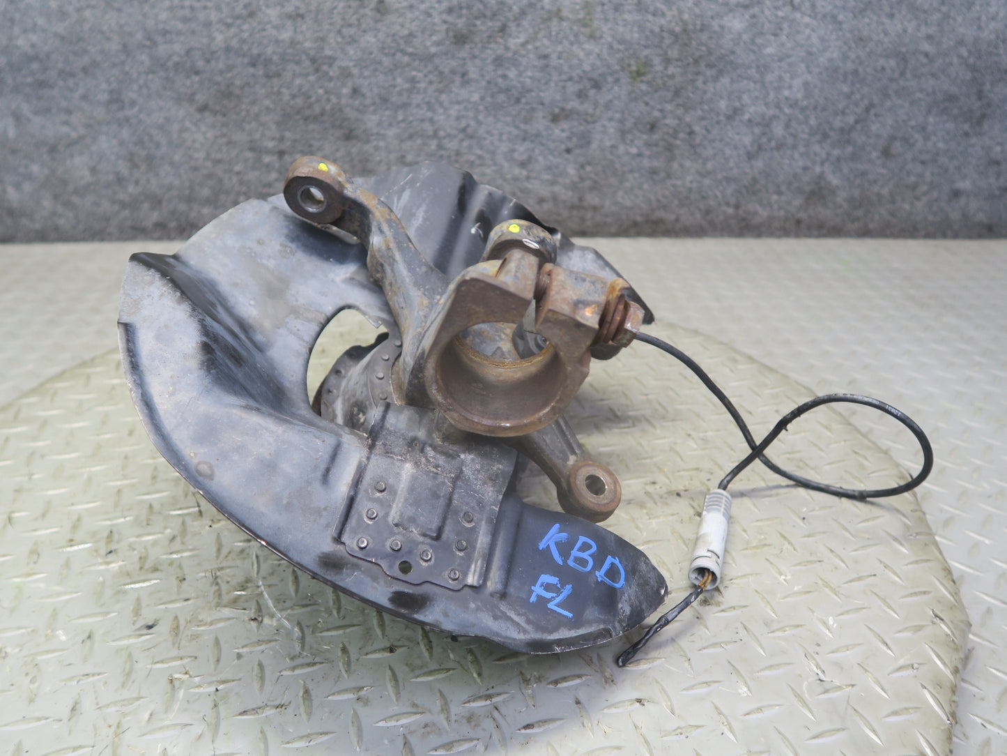 2001-2006 BMW E46 M3 Front Left Spindle Knuckle Wheel Hub Bearing