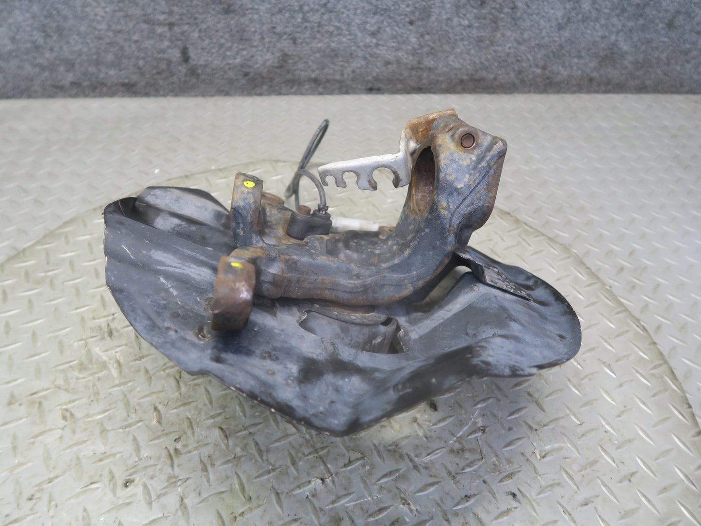 2001-2006 BMW E46 M3 Front Left Spindle Knuckle Wheel Hub Bearing