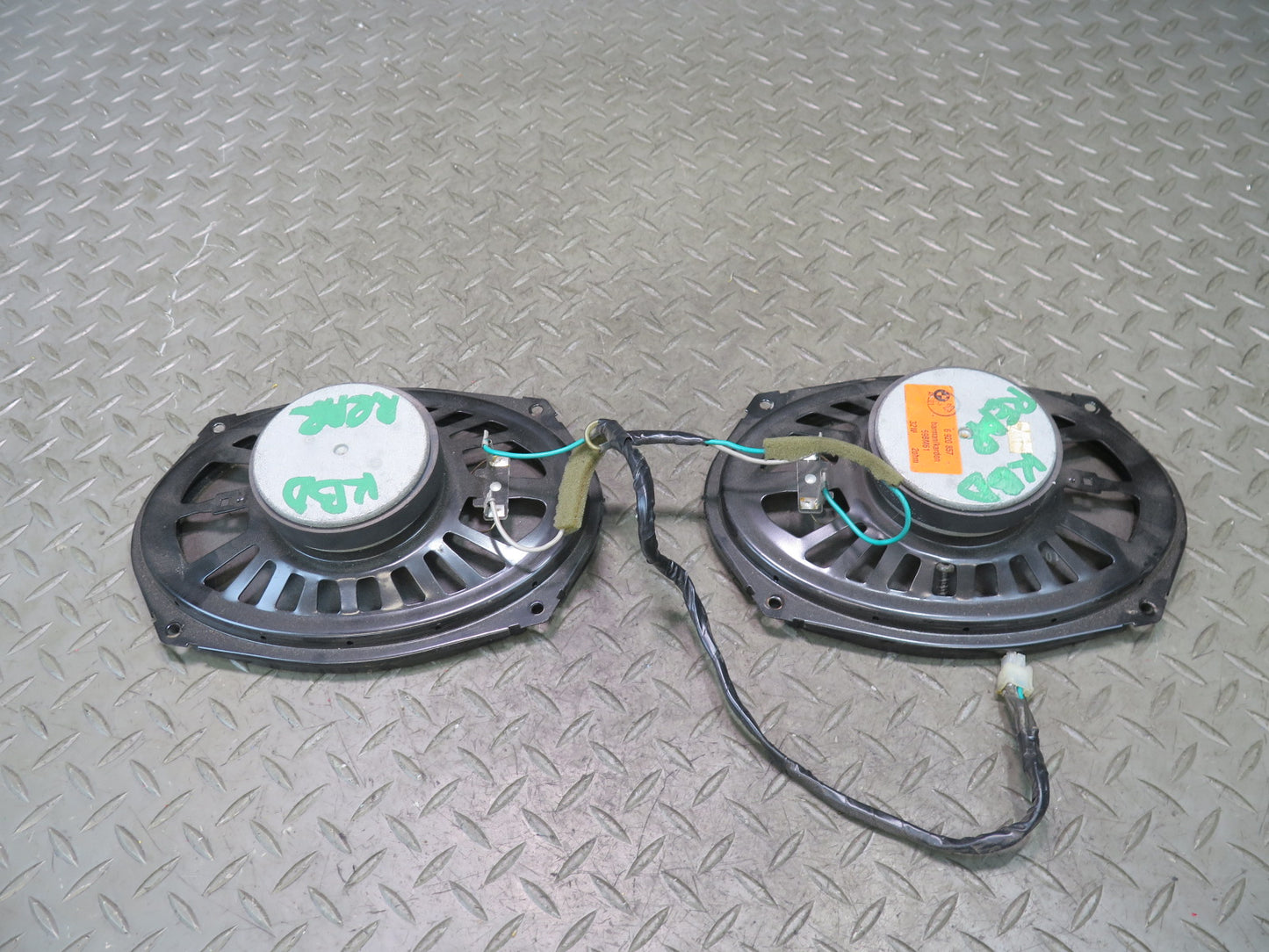 2001-2006 BMW E46 3-SERIES Rear TOP Hi-fi Harman Kardon Speaker Set of 2