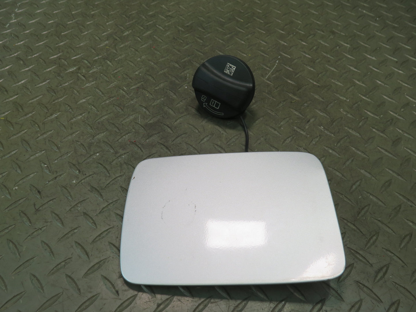 2001-2006 BMW E46 M3 Fuel Tank Filler Door Lid Cover w Cap Titan Silver