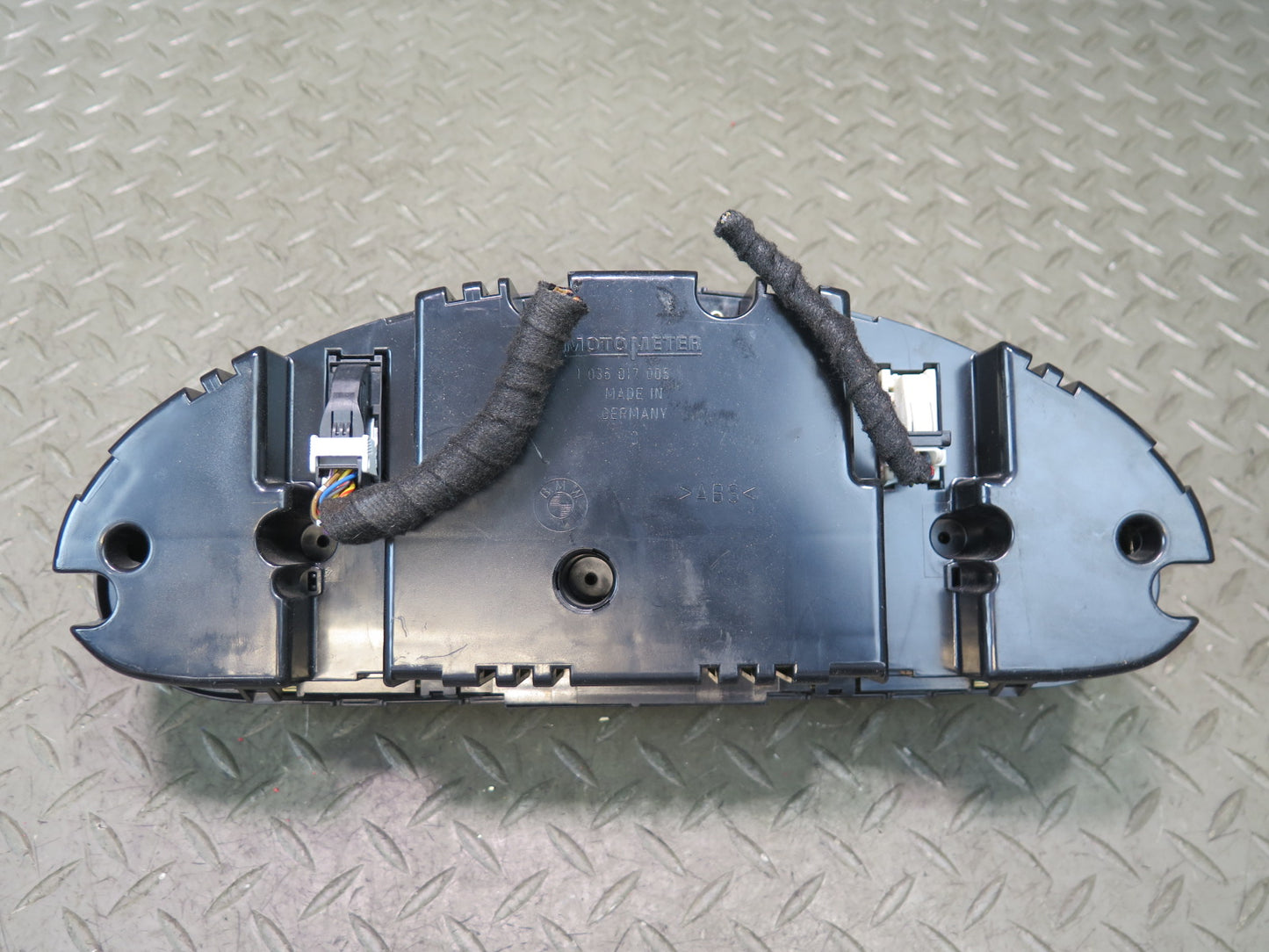 2001-2006 BMW E46 M3 M/T Instrument Cluster Gauge Speedometer 7833076 Damaged