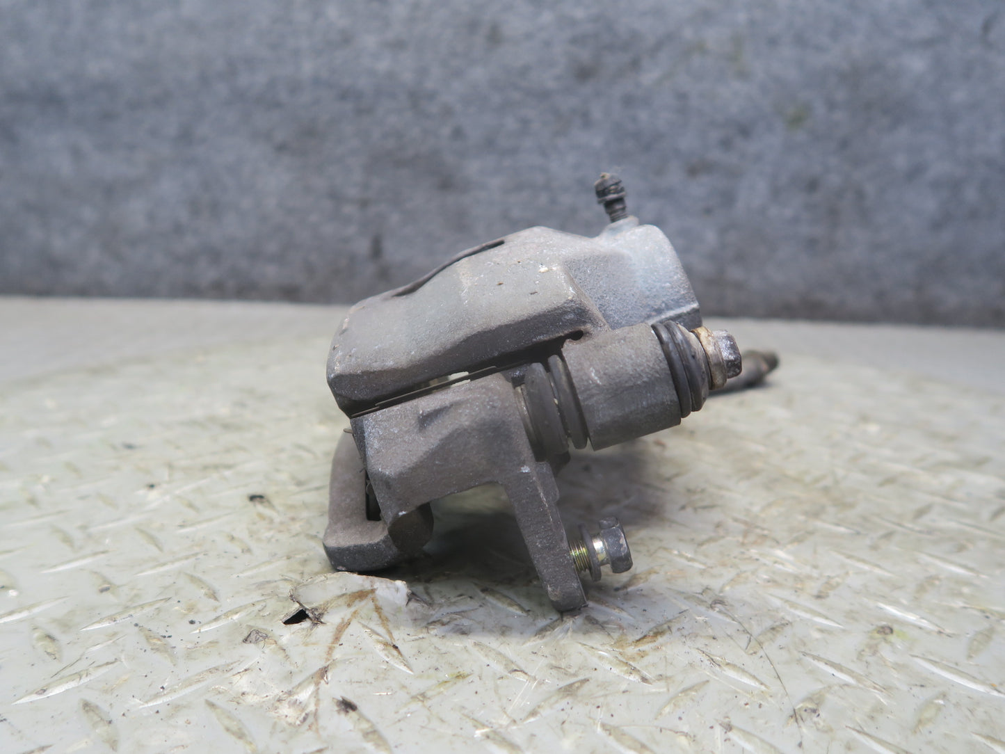 84-88 Toyota Cressida MX73 Set of 2 Rear Left & Right Brake Caliper 45K OEM