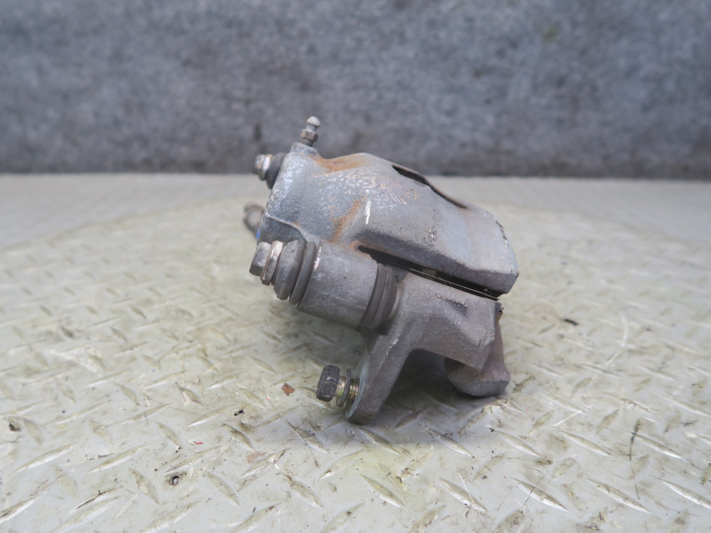 84-88 Toyota Cressida MX73 Set of 2 Rear Left & Right Brake Caliper 45K OEM