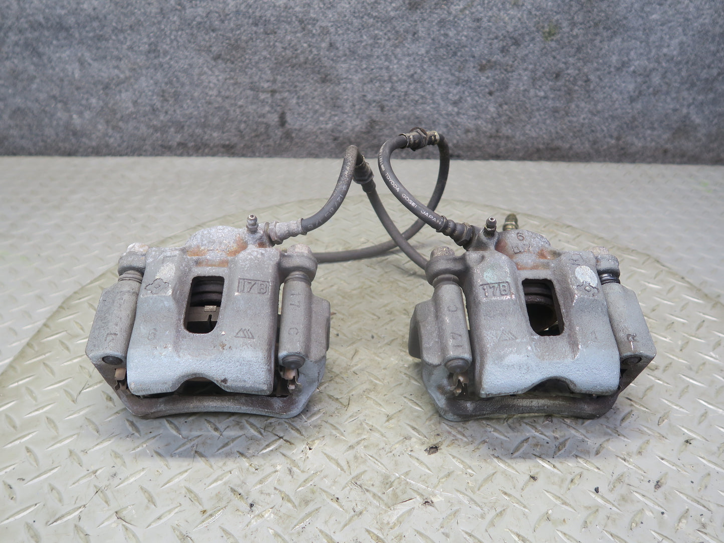 85-88 Toyota Cressida MX73 Set of 2 Front Left & Right Brake Caliper 45K OEM
