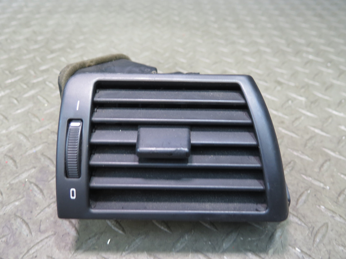 2001-2006 BMW E46 3-SERIES Dash Front Right A/C Air Vent Grille 8361898