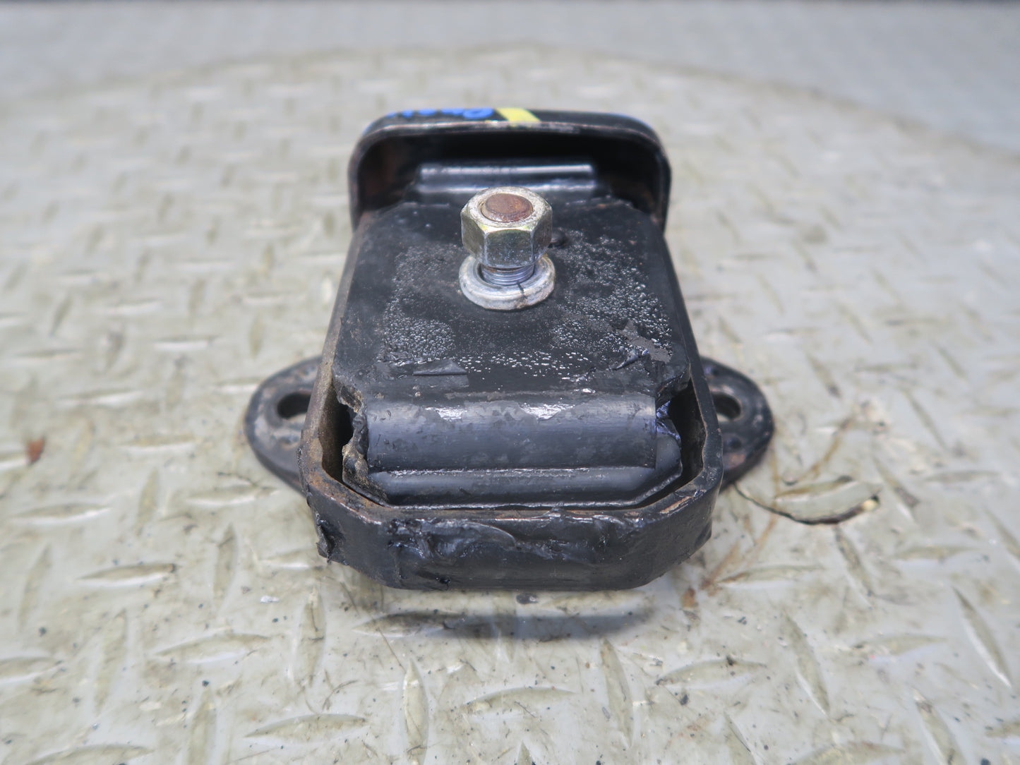 84-88 Toyota Cressida MX73 5M-GE Set of 2 Left & Right Engine Motor Mount OEM