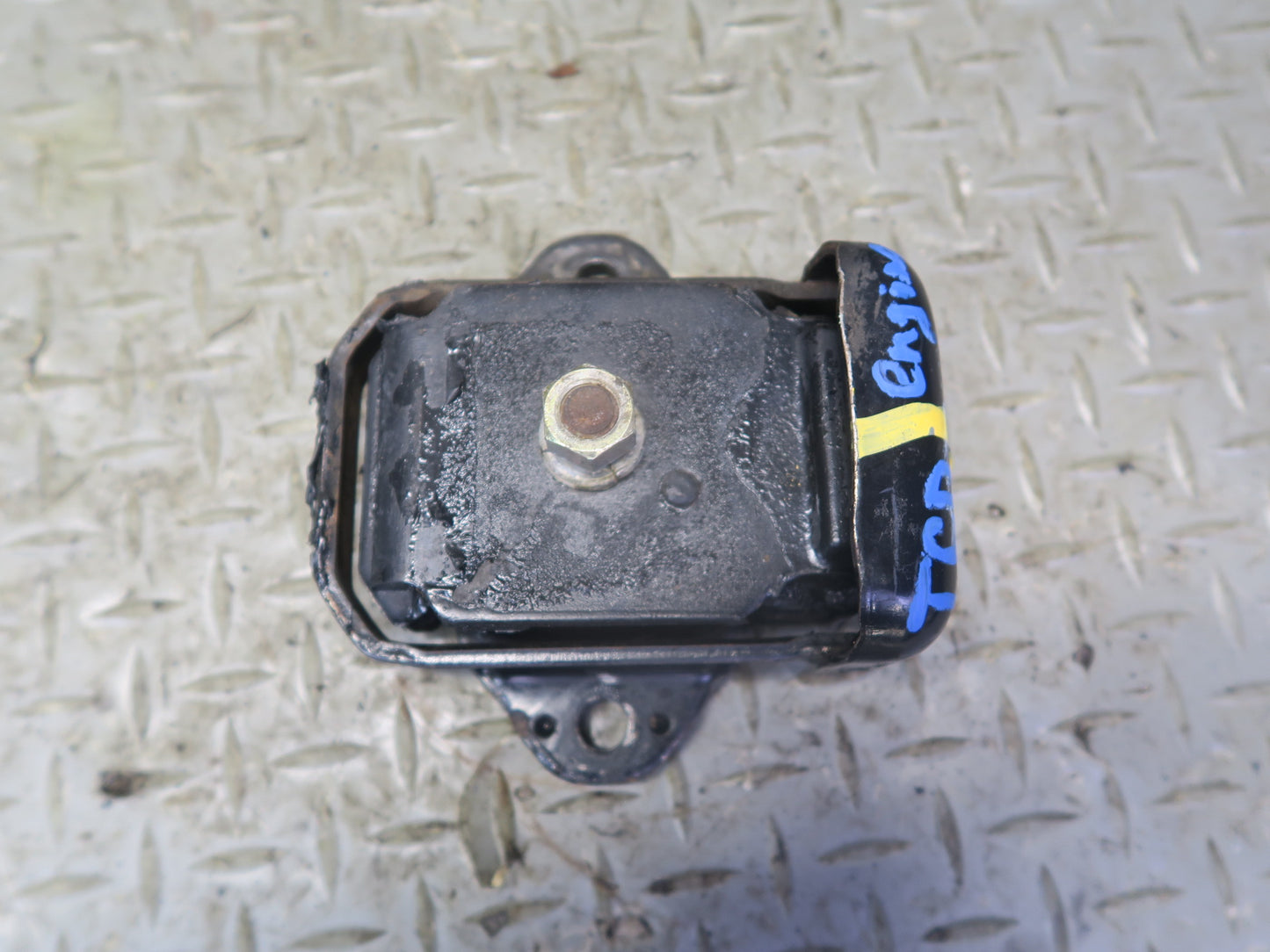 84-88 Toyota Cressida MX73 5M-GE Set of 2 Left & Right Engine Motor Mount OEM