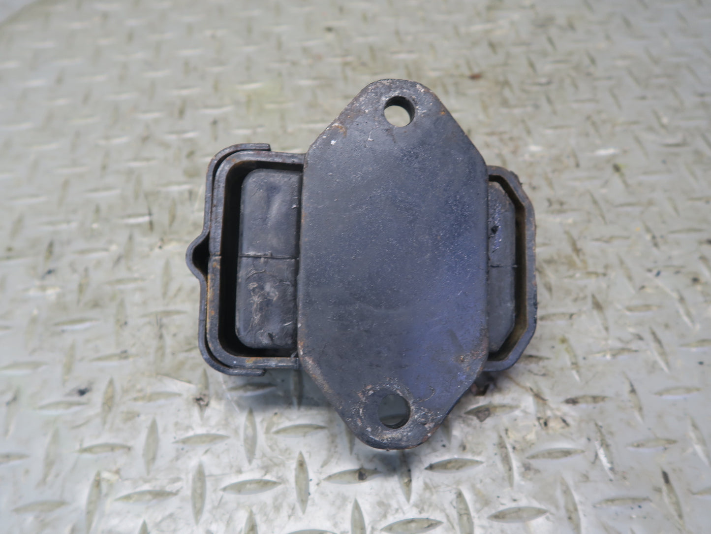84-88 Toyota Cressida MX73 5M-GE Set of 2 Left & Right Engine Motor Mount OEM