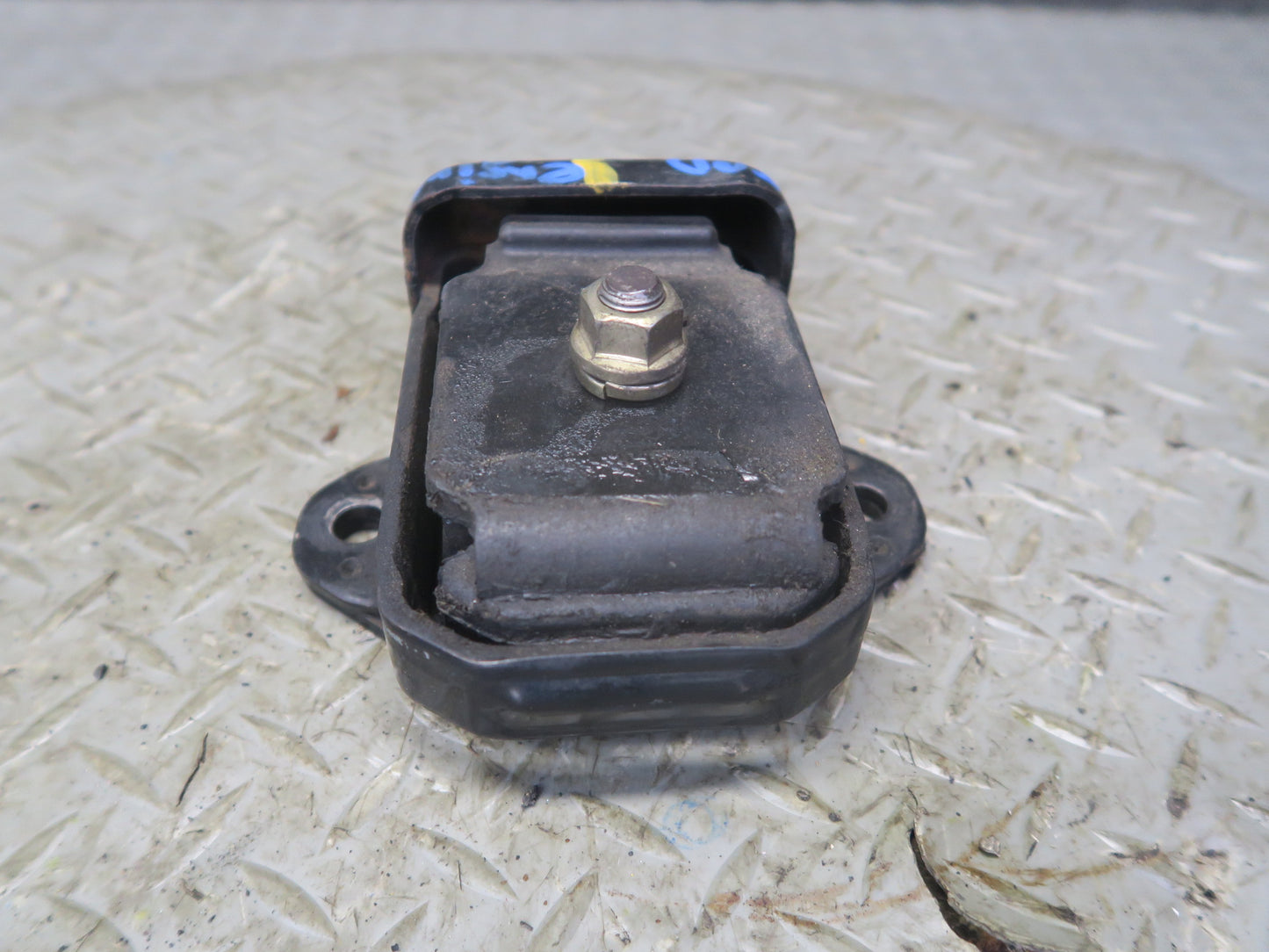 84-88 Toyota Cressida MX73 5M-GE Set of 2 Left & Right Engine Motor Mount OEM