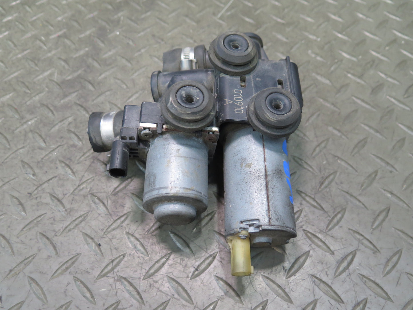 2001-2006 BMW E46 M3 Auxiliary AUX Coolant Water Pump 8369807