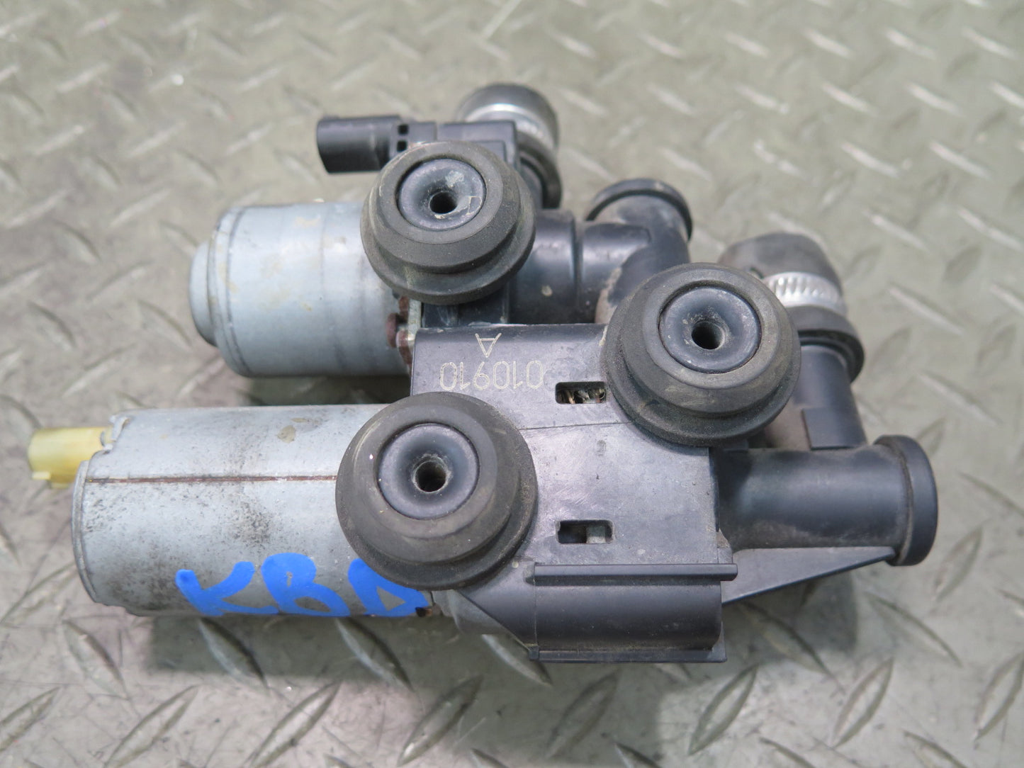 2001-2006 BMW E46 M3 Auxiliary AUX Coolant Water Pump 8369807
