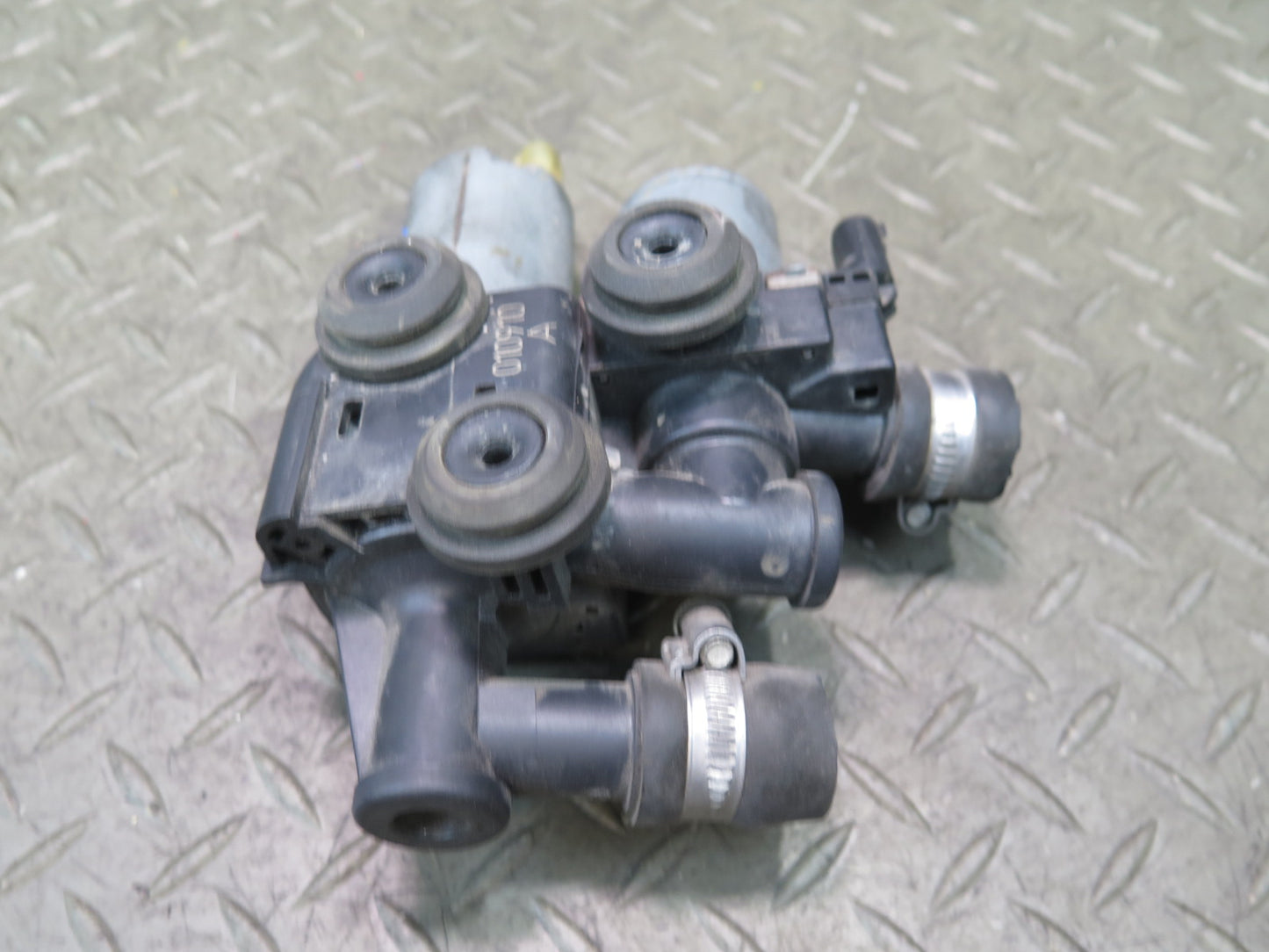 2001-2006 BMW E46 M3 Auxiliary AUX Coolant Water Pump 8369807
