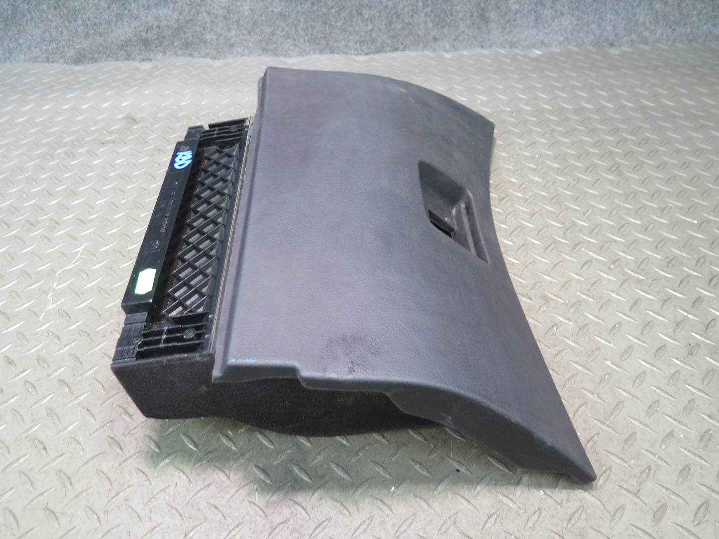 2001-2006 BMW E46 3-SERIES Dash Glove Box Compartment Storage 8201231
