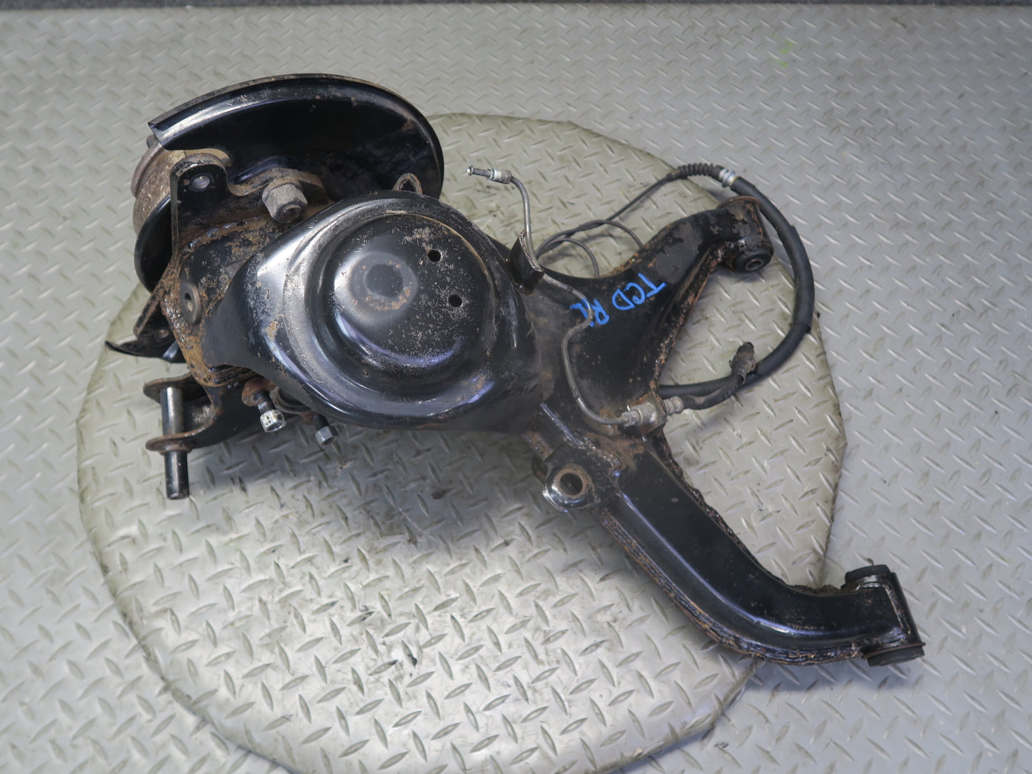 84-88 Toyota Cressida MX73 Rear Left Trailing Arm Wheel Hub Spindle Knuckle OEM